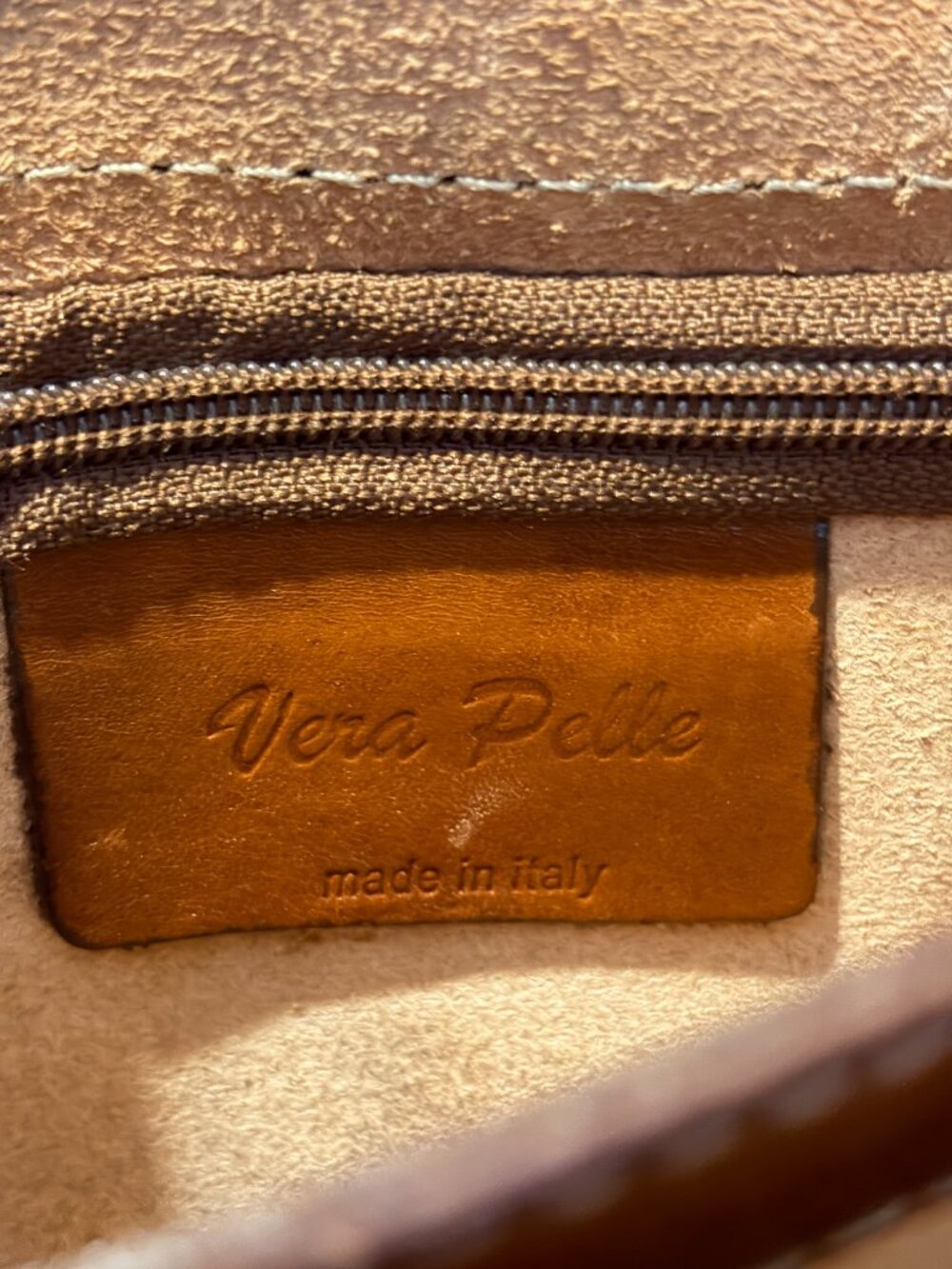 Vintage Italian Leather "Vera Pelle" Crossbody Saddle Bag - Picture 5 of 11